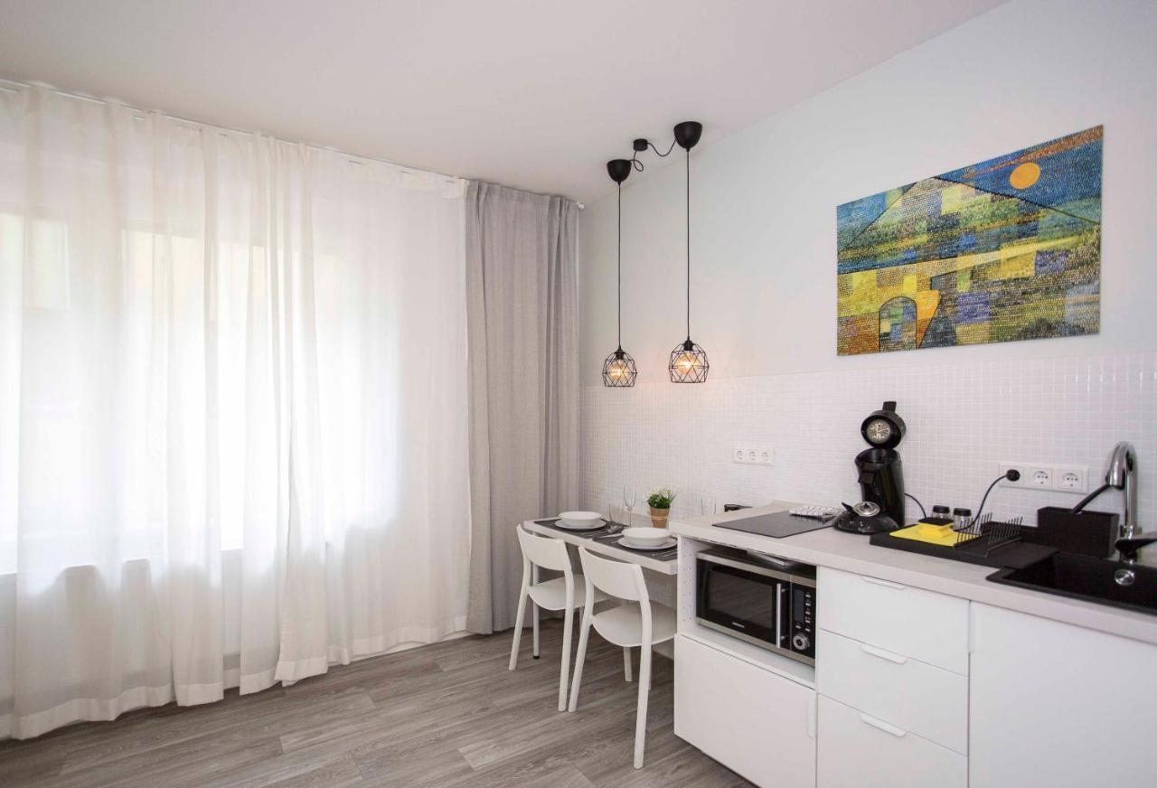 Zentral Gelegene, Helle Studio Apartments Nuremberg Bagian luar foto